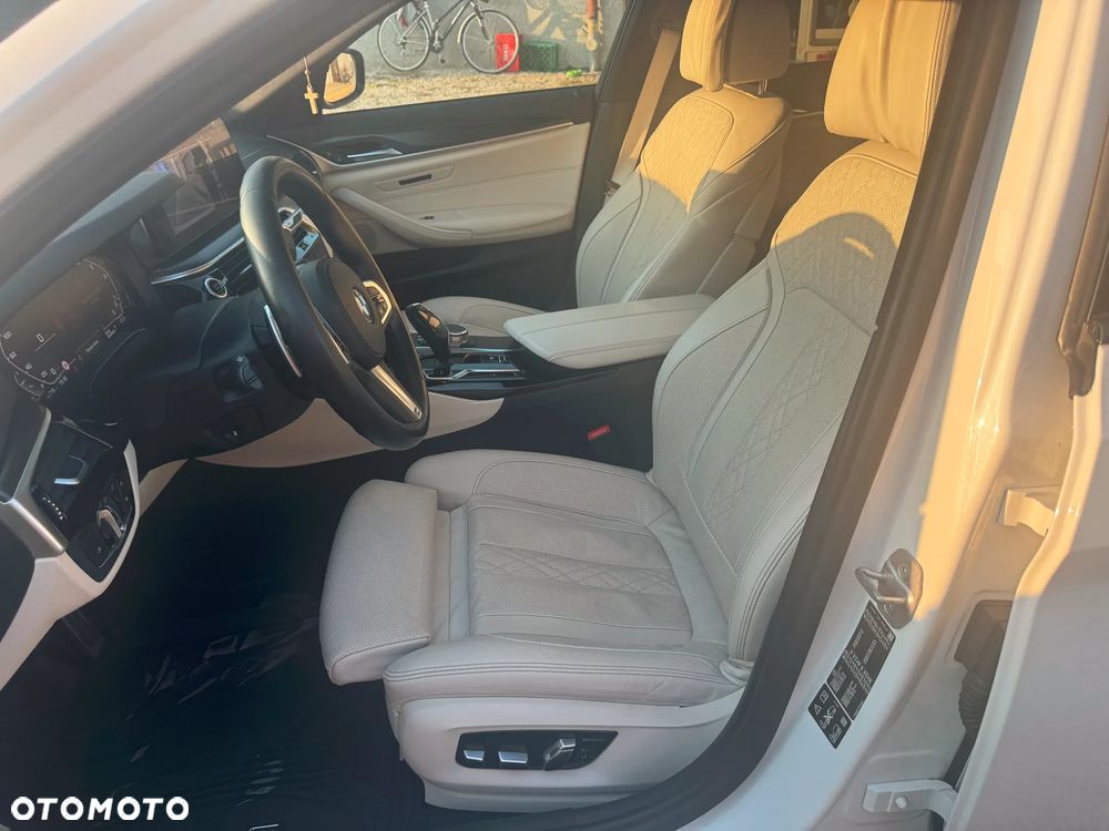 BMW Seria 5 520d xDrive M Sport sport - 12