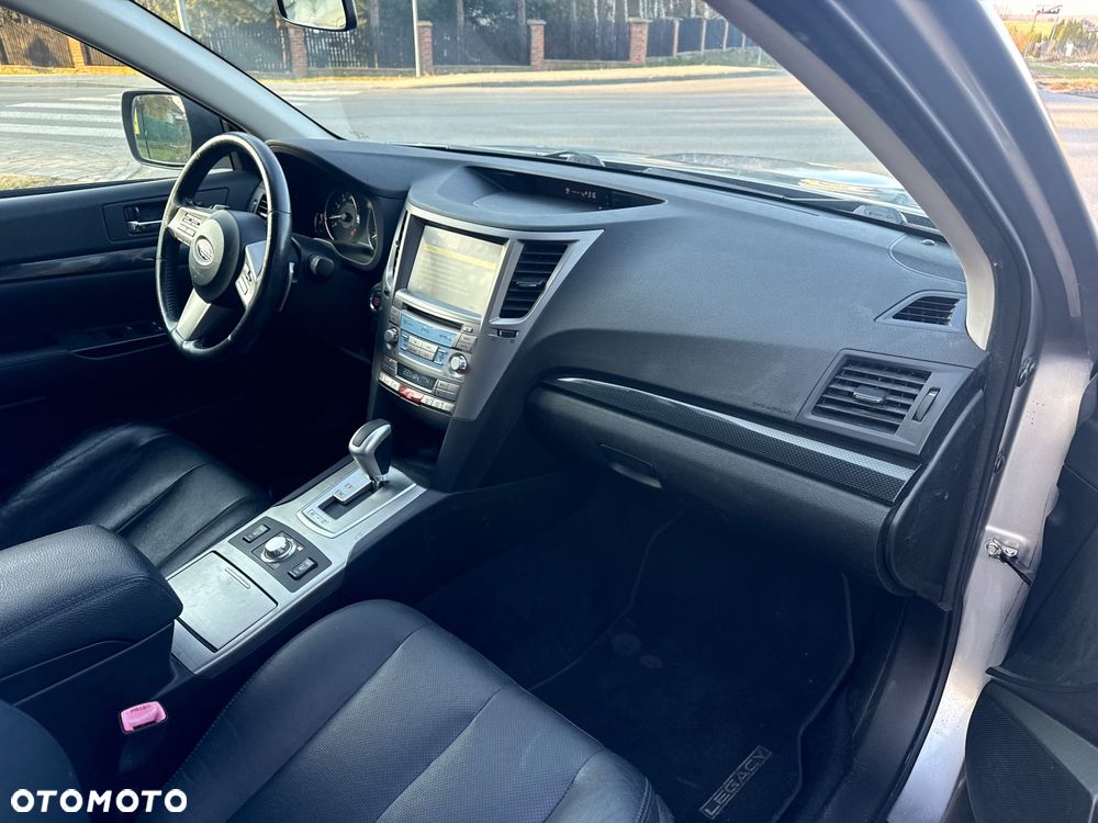 Subaru Legacy 2.5i GT - 9