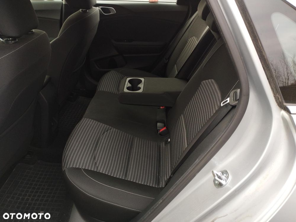 Kia Ceed 1.5 T-GDI M - 19