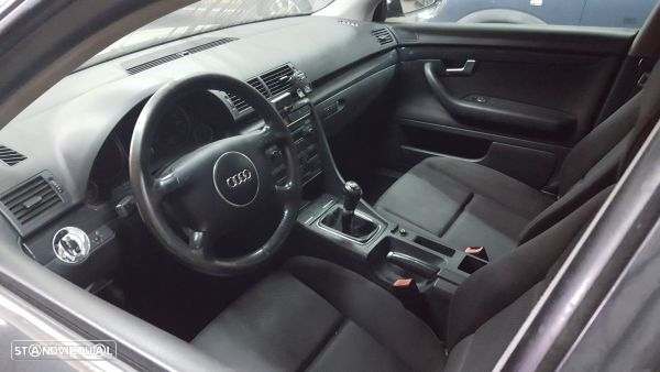 Para Peças Audi A4 (8E2, B6) - 2