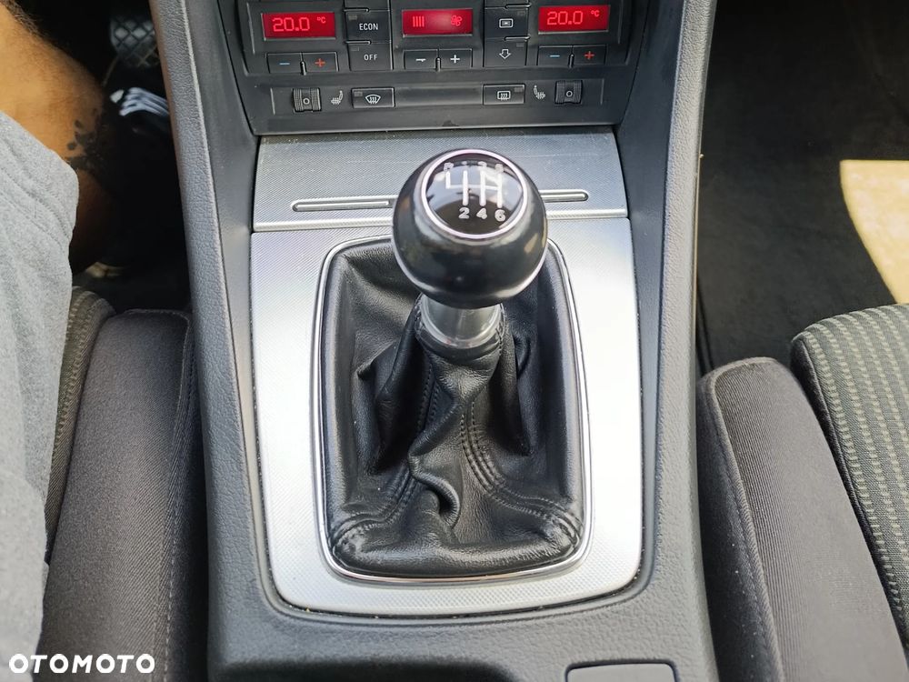Audi A4 Avant 1.8 T quattro - 16