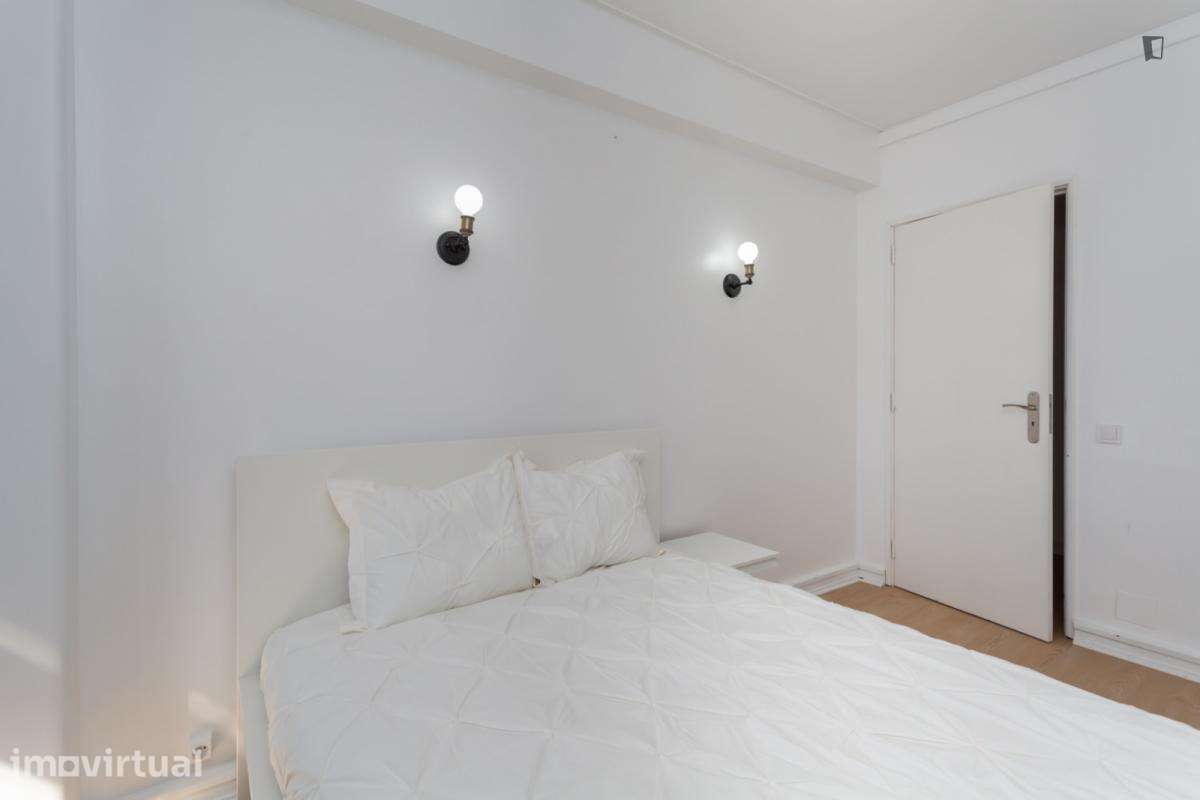 Quarto - localizado em Marquês de Pombal Lisbon - Grande imagem: 4/38