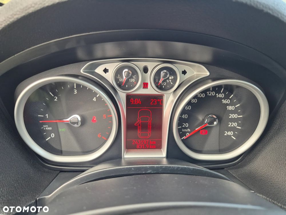 Ford Kuga 2.0 TDCi 2x4 Titanium - 30