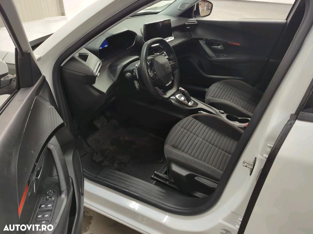 Peugeot 2008 PureTech 130 EAT8 Active - 5