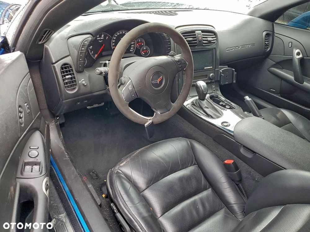 Chevrolet Corvette - 8