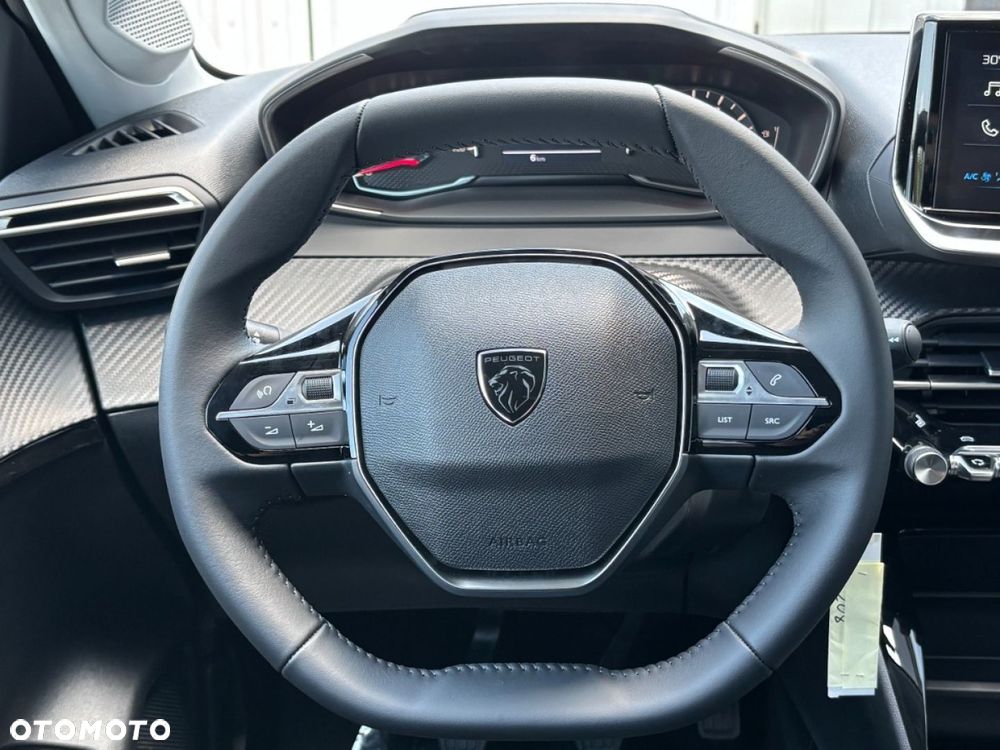 Peugeot 208 - 17