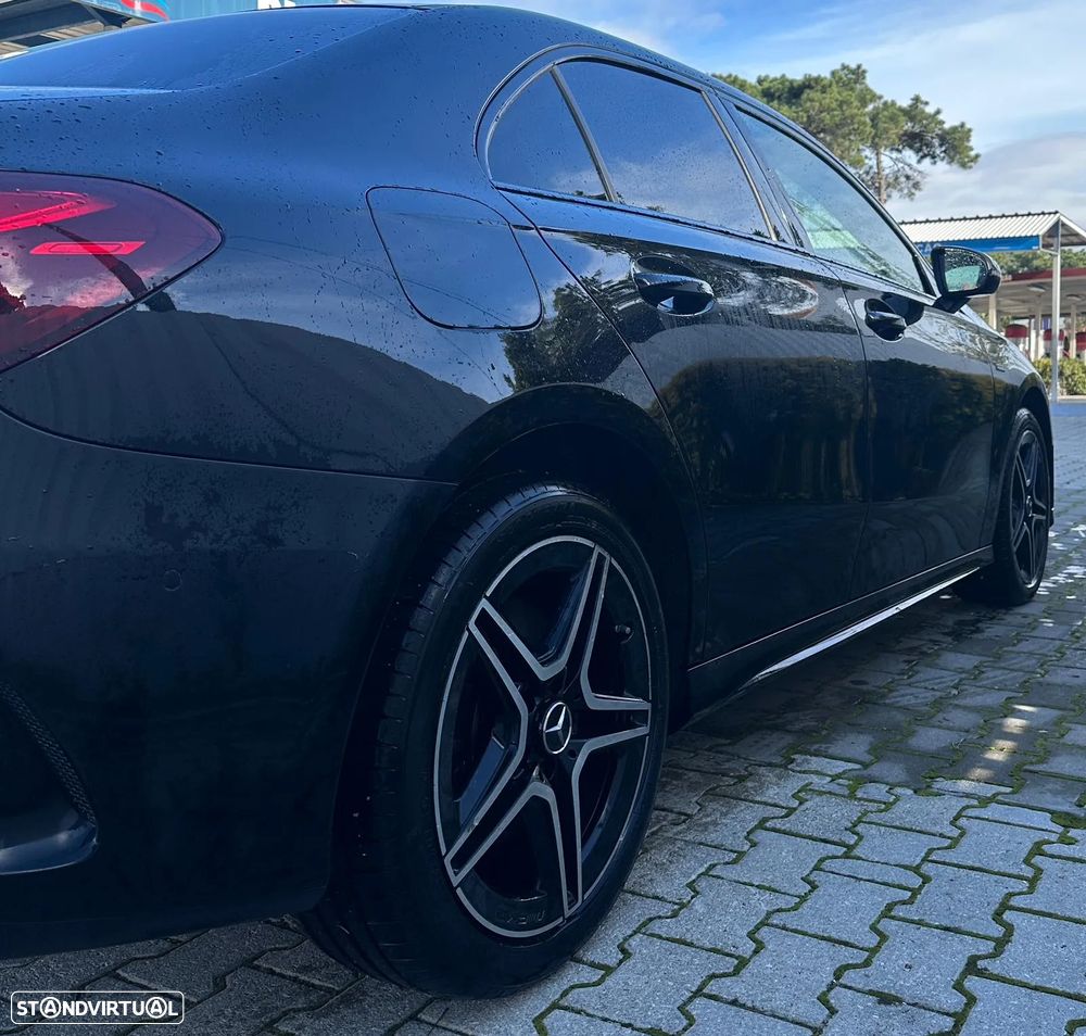 Mercedes-Benz A 250 Limousine e AMG Line - 3