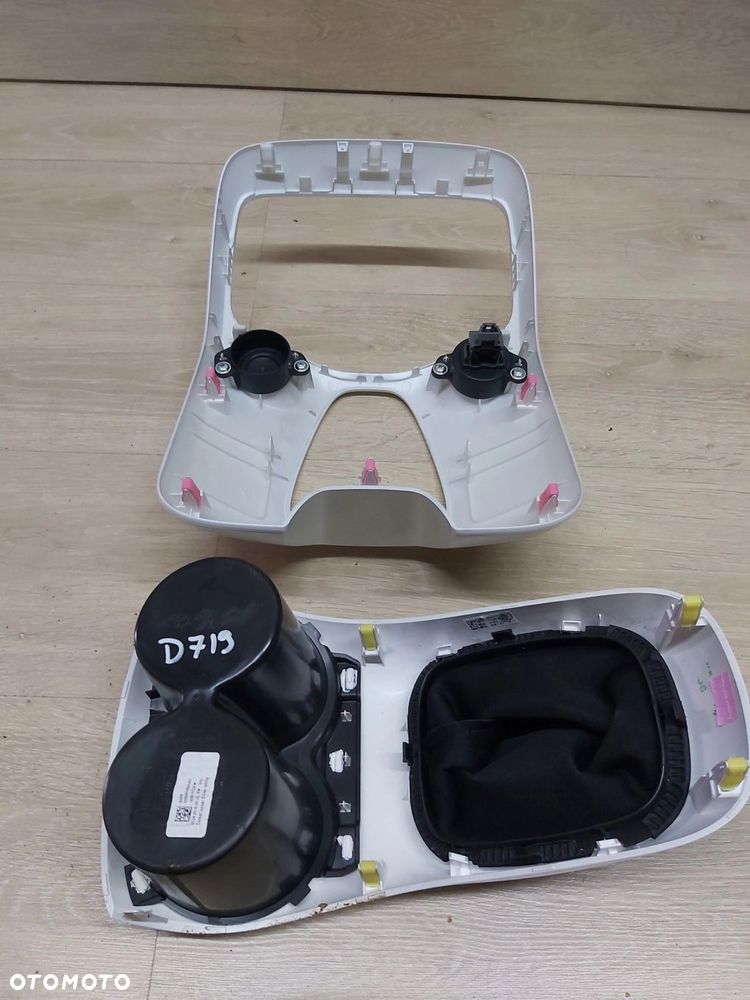 Toyota AYGO II ramka radia biegów mieszek Komplet - 6