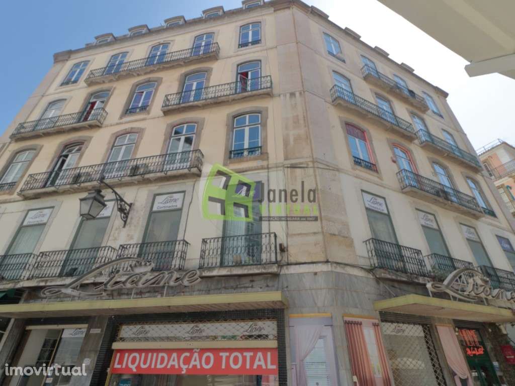 Prédio de Gaveto com Elevada Visibilidade no Coração de Lisboa - Grande imagem: 3/14