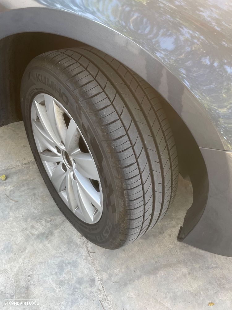 VW Passat Variant 1.6 TDI BlueMotion Comfortline - 35