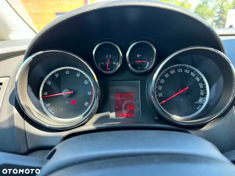 Opel Astra 1.4 T Cosmo - 9
