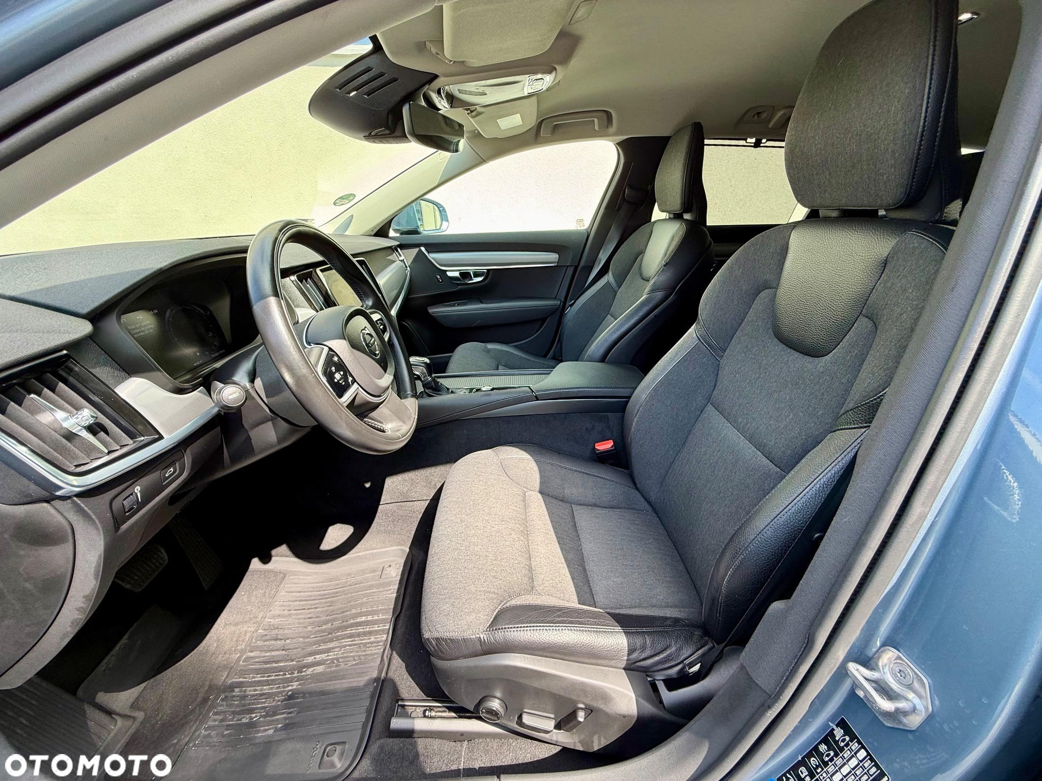 Volvo V90 D4 AWD Momentum - 22