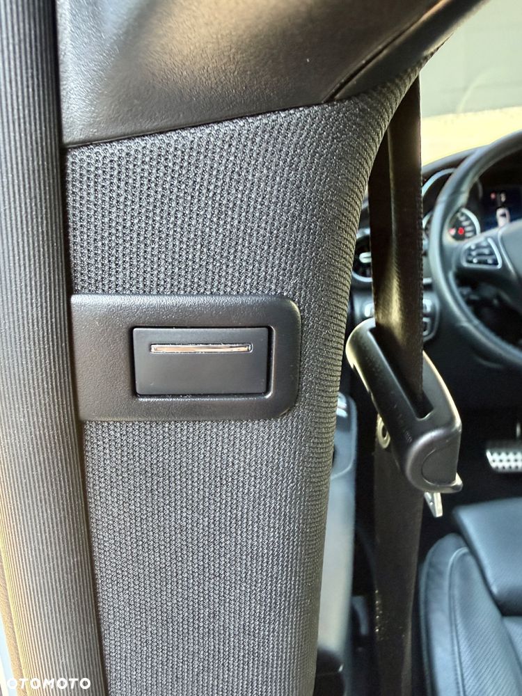 Mercedes-Benz Klasa V - 28