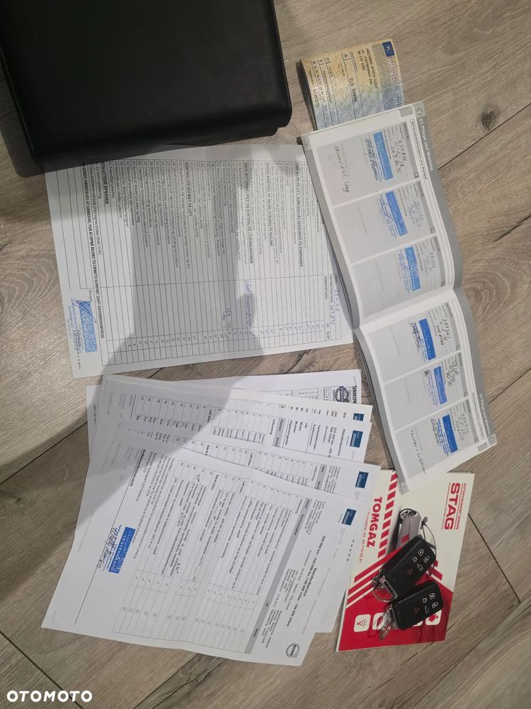 Volvo XC 70 3.2 AWD Momentum - 26