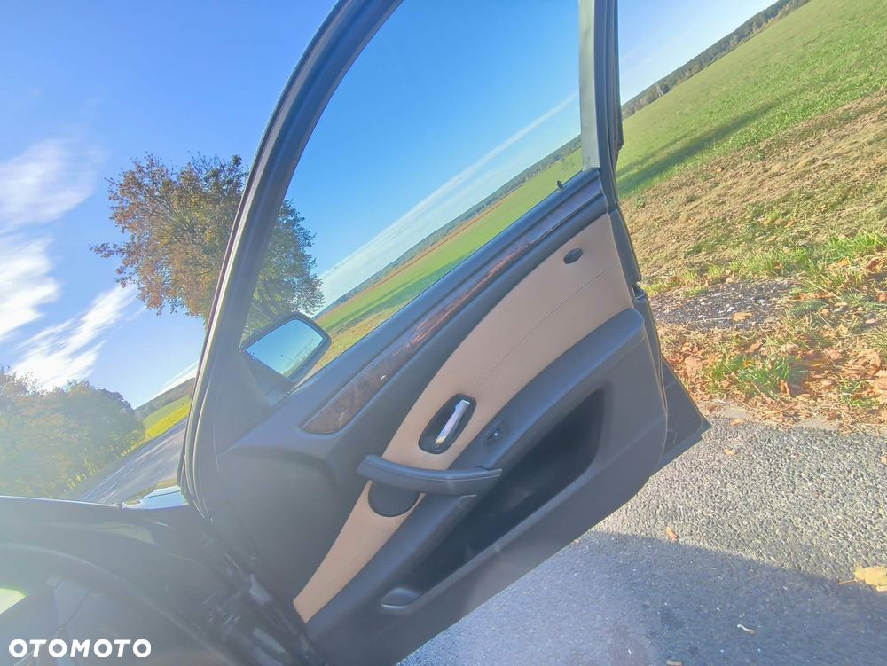 BMW Seria 5 535i xDrive - 7