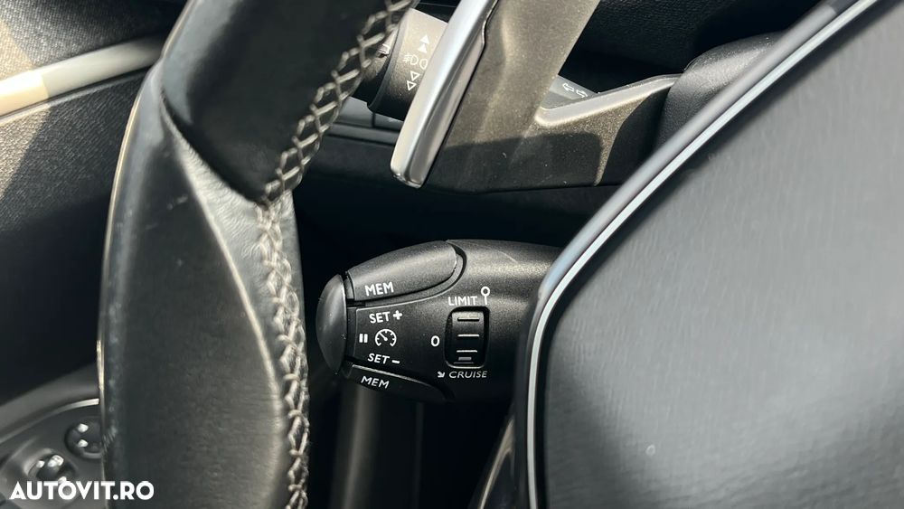 Peugeot 3008 225 e-EAT8 Allure - 19