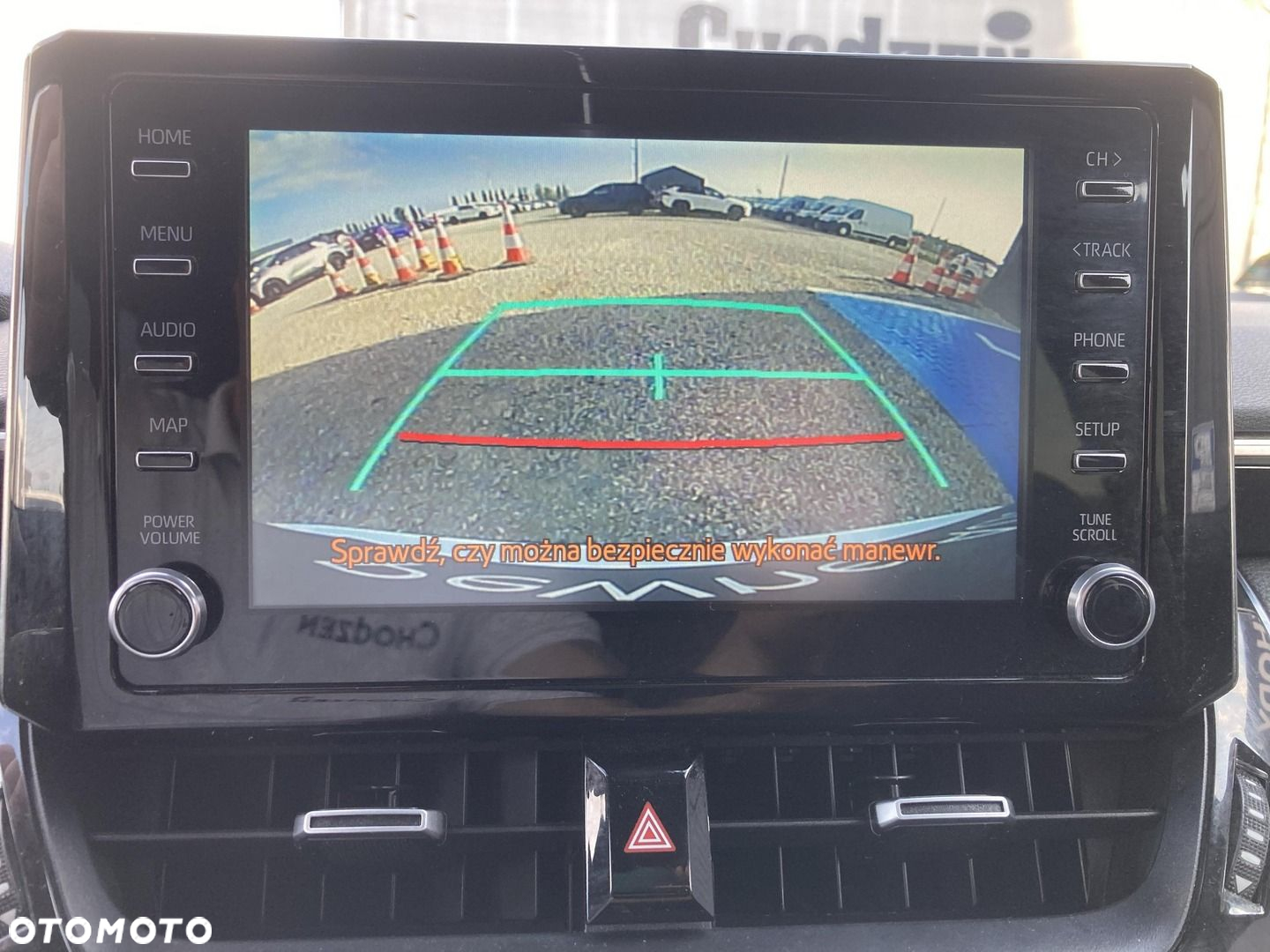 Toyota Corolla 2.0 Hybrid Comfort - 17