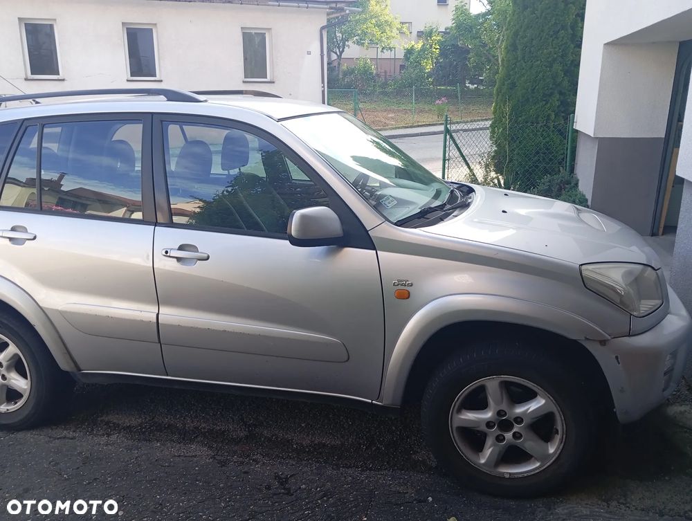 Toyota RAV4 D-4D 4x4 - 2