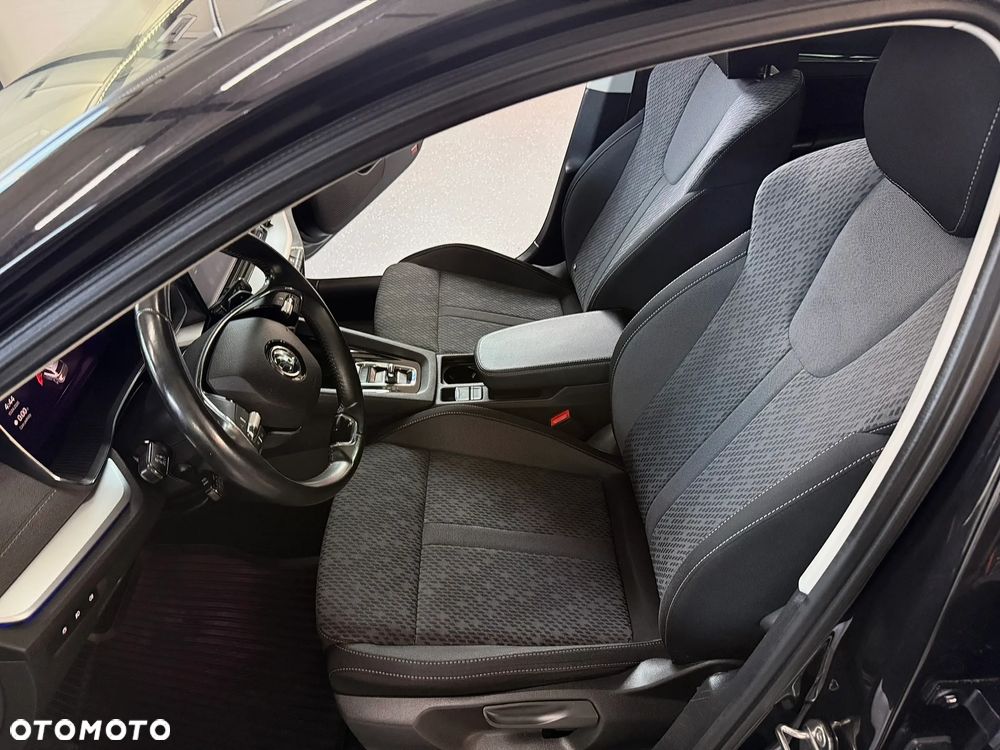 Skoda Octavia 2.0 TDI Sportline DSG - 23