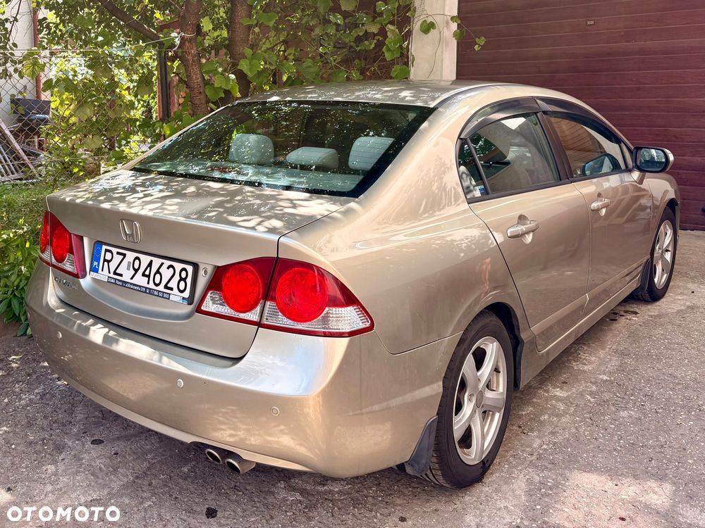 Honda Civic 1.8 Comfort - 3