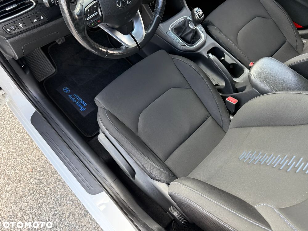 Hyundai i30 1.4 Passion - 32