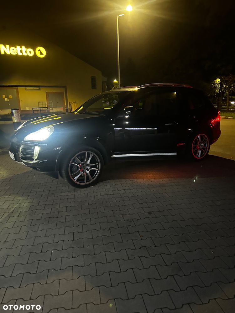 Porsche Cayenne - 2