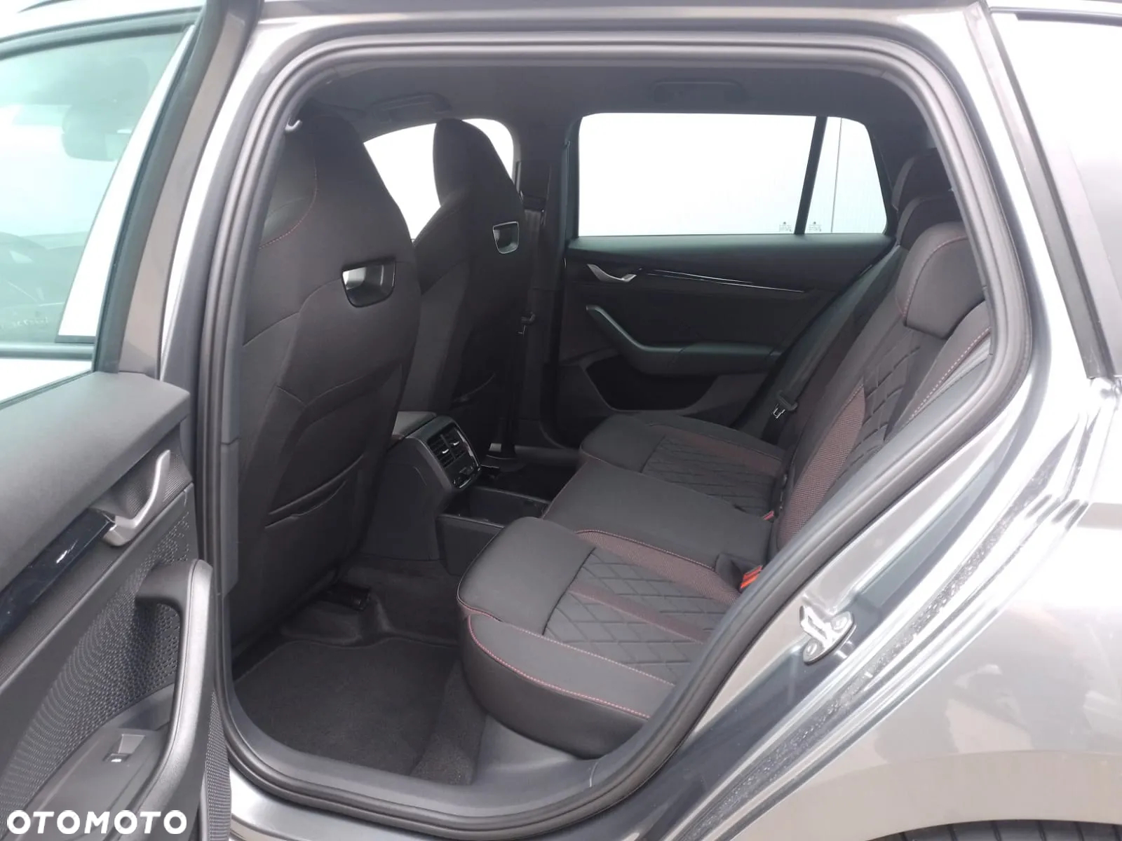 Skoda Octavia 2.0 TSI RS DSG - 7