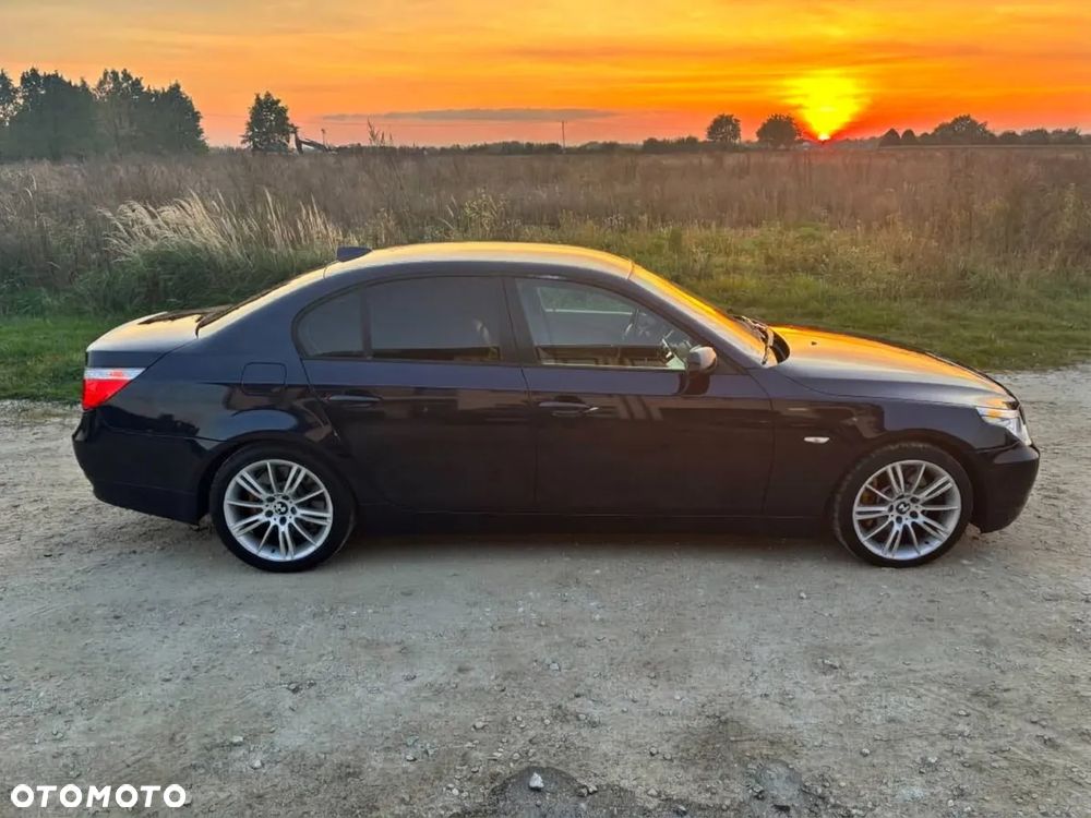 BMW 5 Series 2004 photo 3