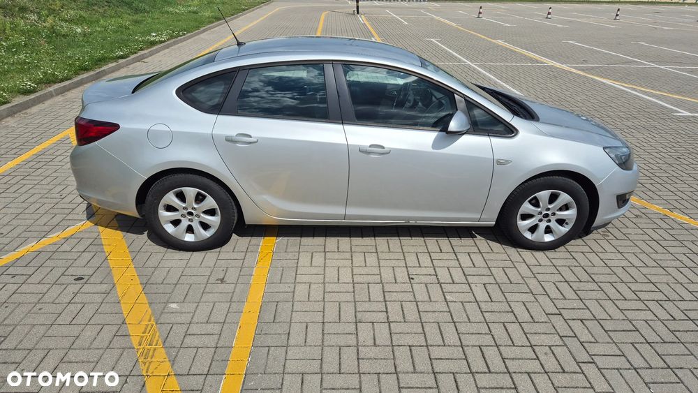 Opel Astra 1.4 T Active EU6 - 21