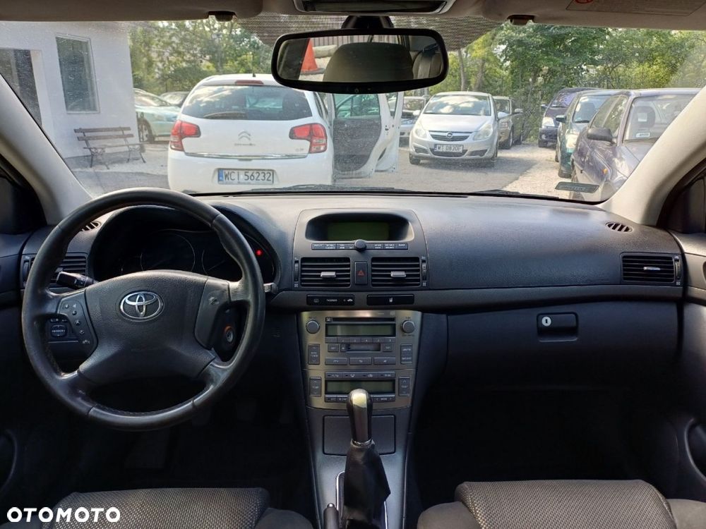 Toyota Avensis - 9