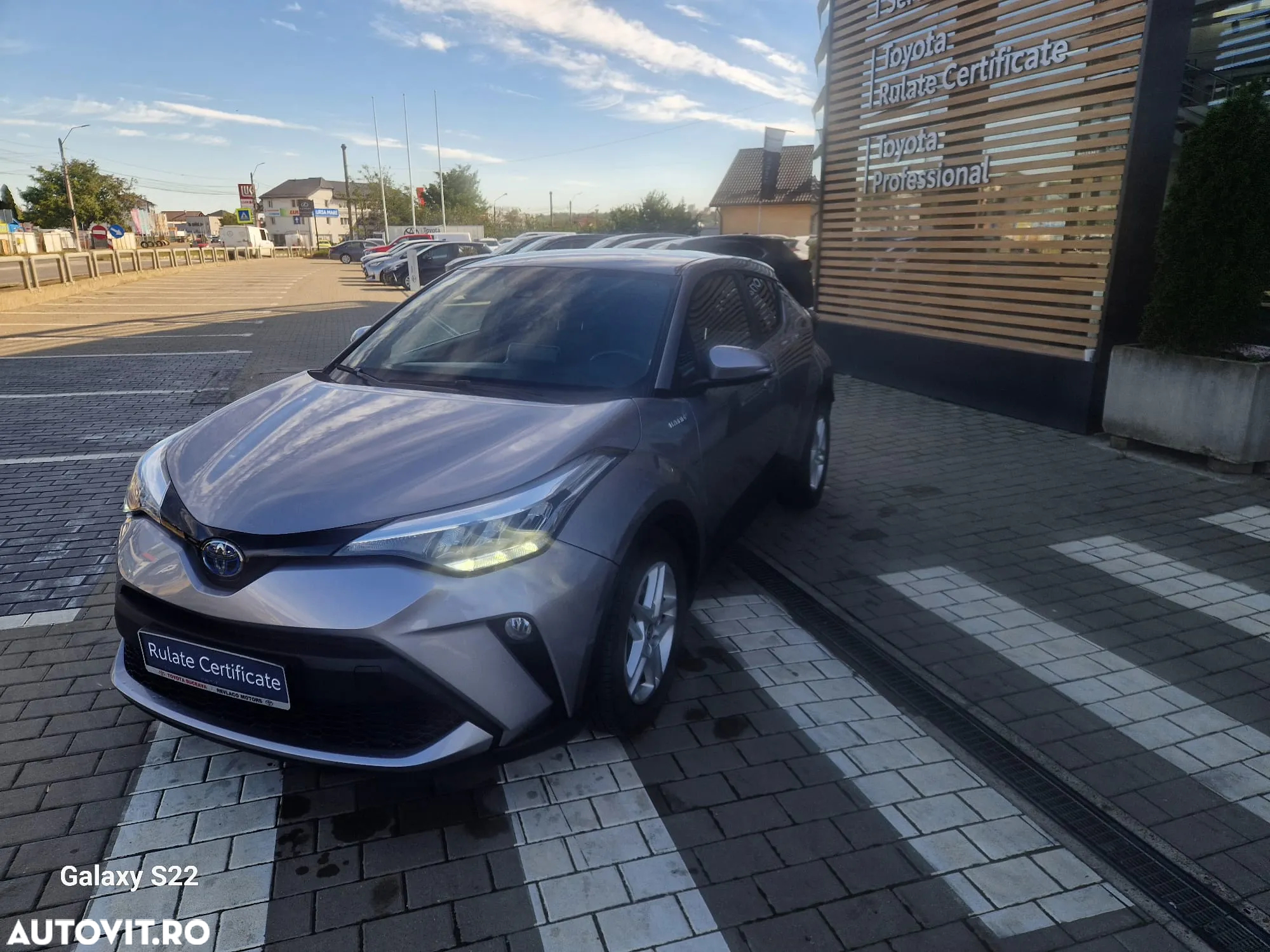 Toyota C-HR 1.8 HSD 4x2 CVT C-ult - 3