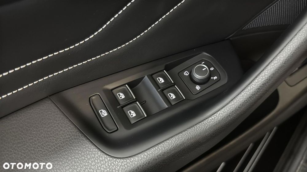 Volkswagen Passat 2.0 TSI Elegance DSG - 32