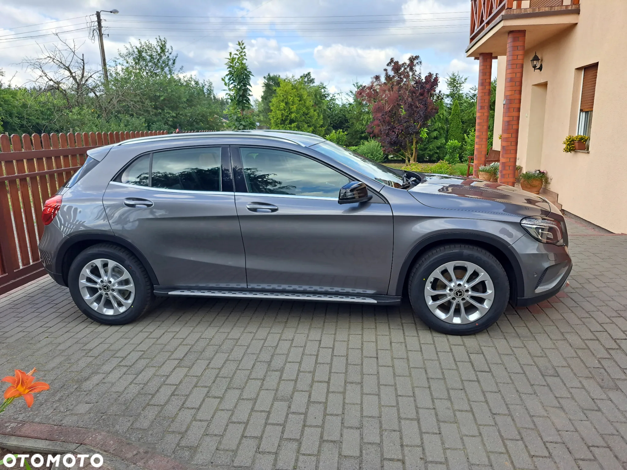 Mercedes-Benz GLA 180 UrbanStyle Edition - 2