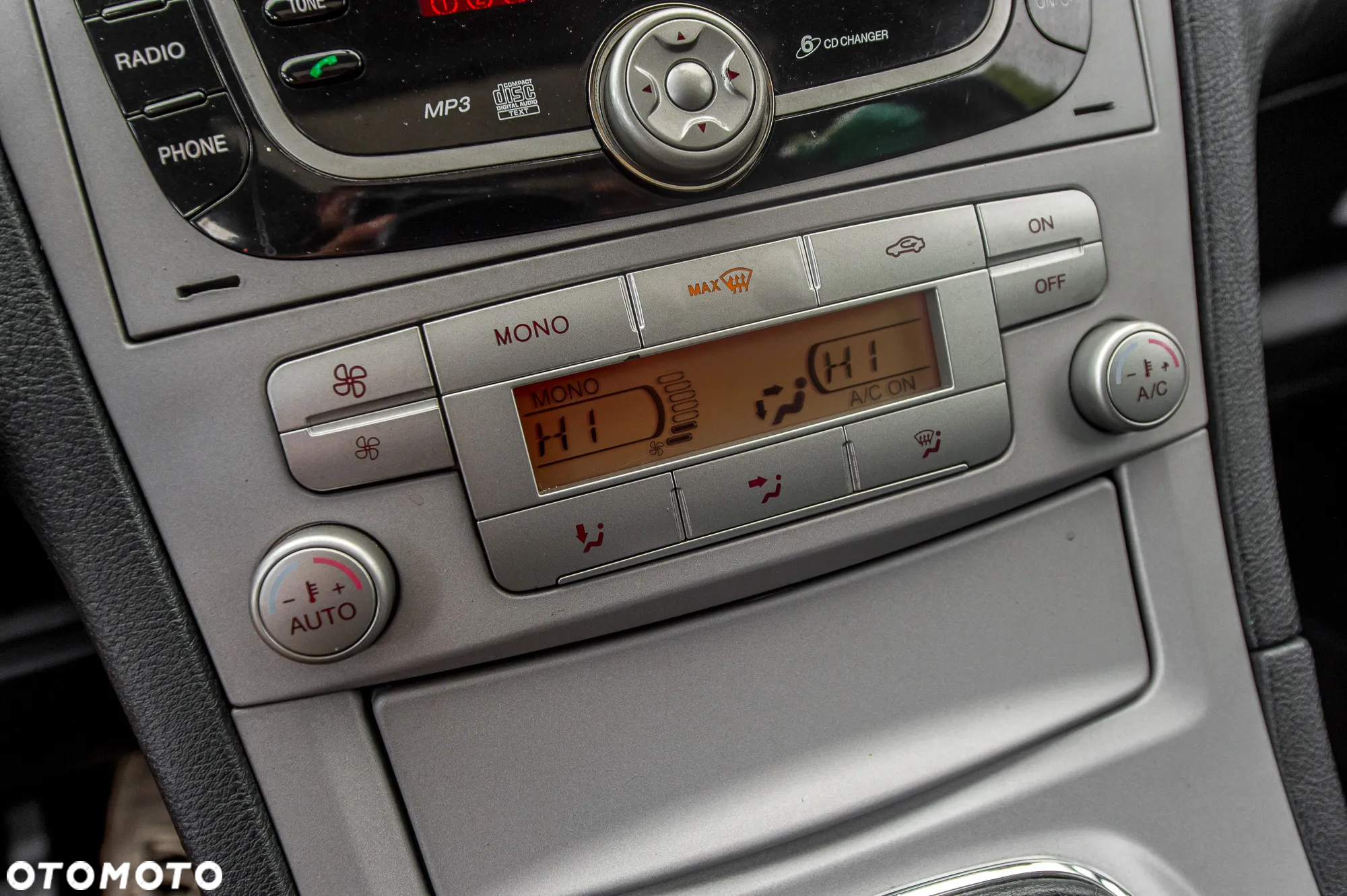 Ford S-Max 2.5 Titanium - 32