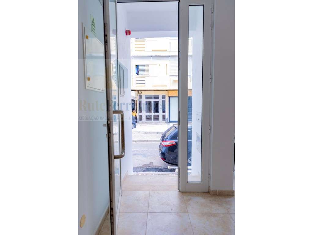Loja Comercial à Venda - Armação de Pêra-Algarve - Grande imagem: 3/14
