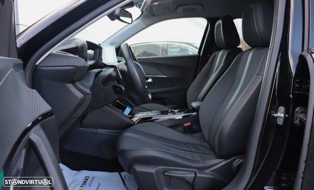 Peugeot 2008 1.2 PureTech Allure EAT8 - 11