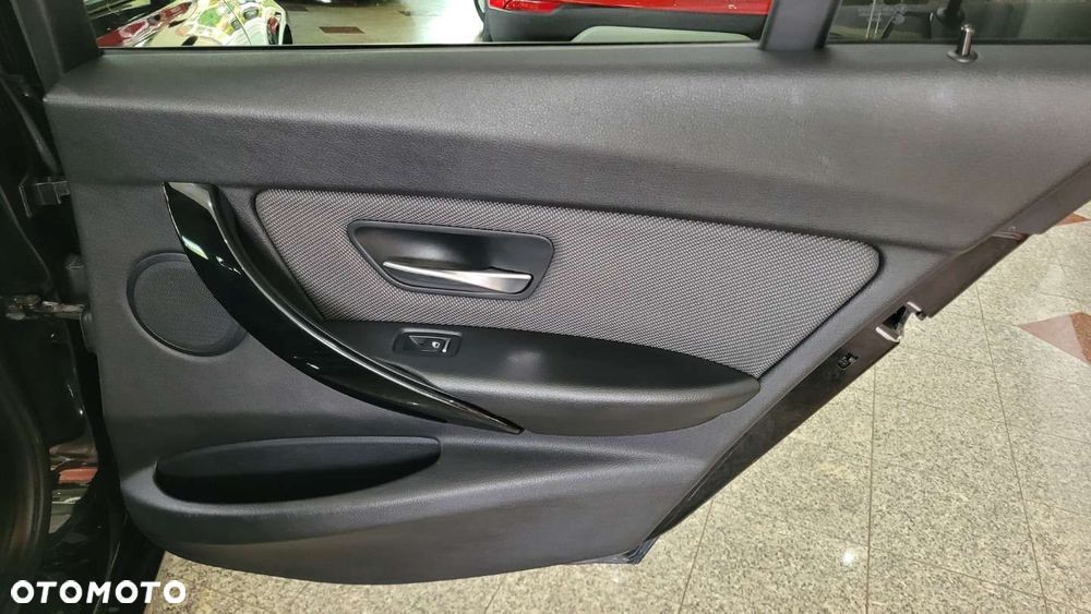 BMW Seria 3 - 27