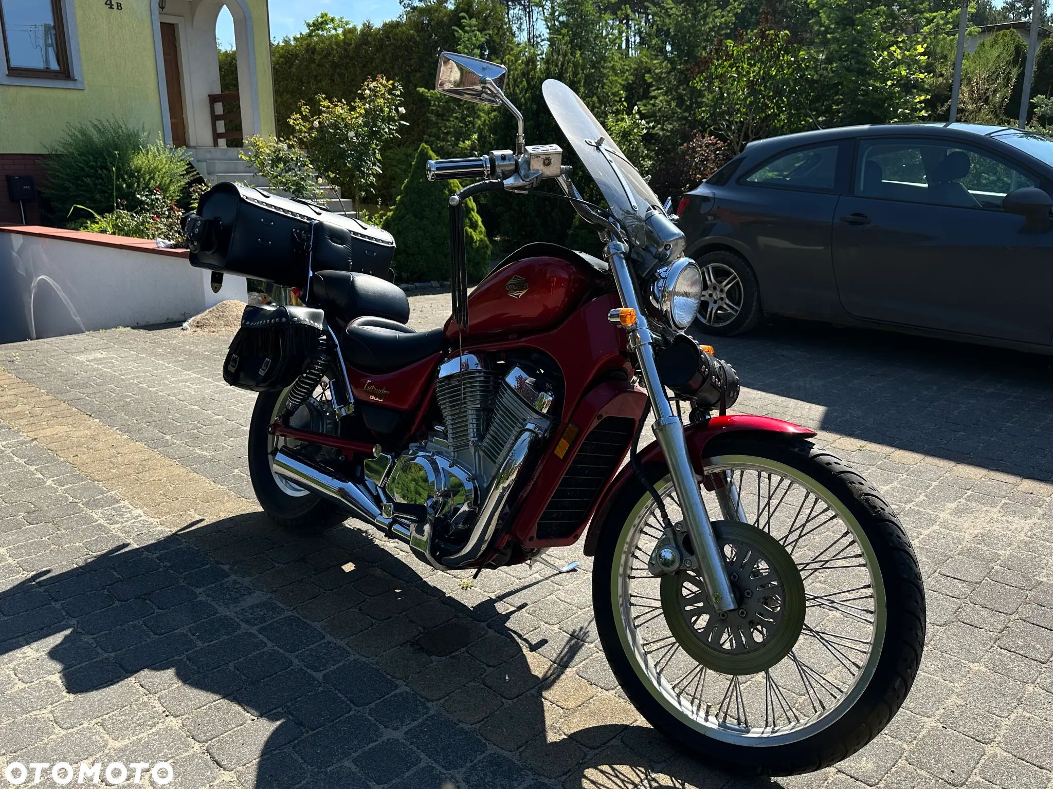 Suzuki Intruder - 1