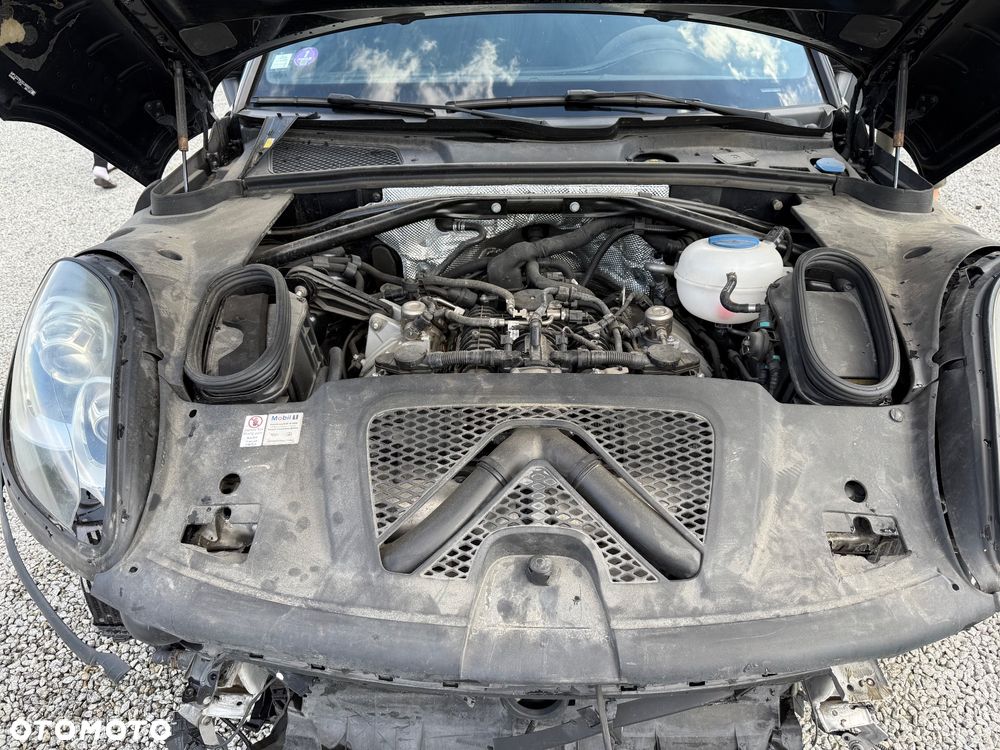 Porsche Macan Turbo PDK - 29