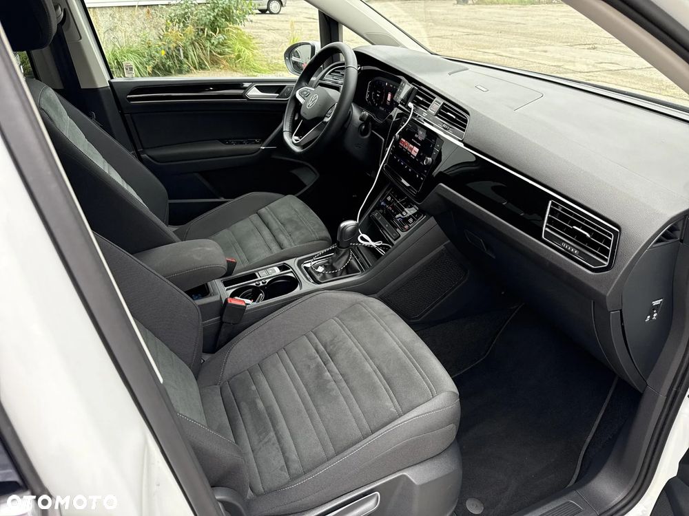 Volkswagen Touran - 20