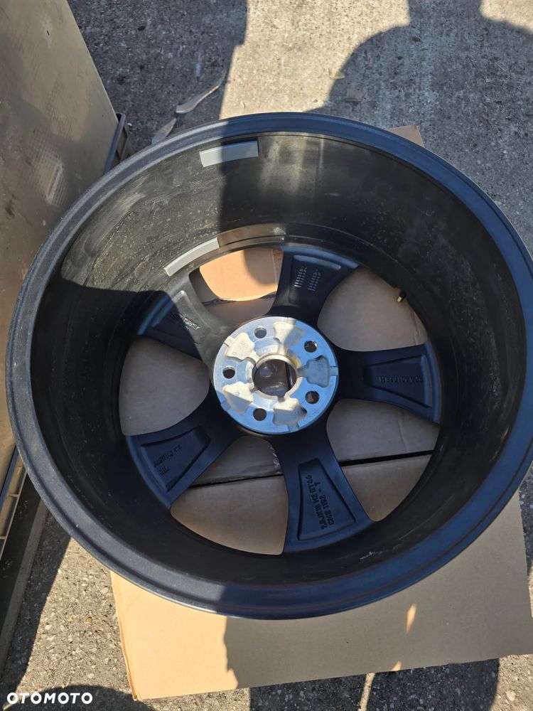 Felga 18 cali 5FA 601 025H - 4
