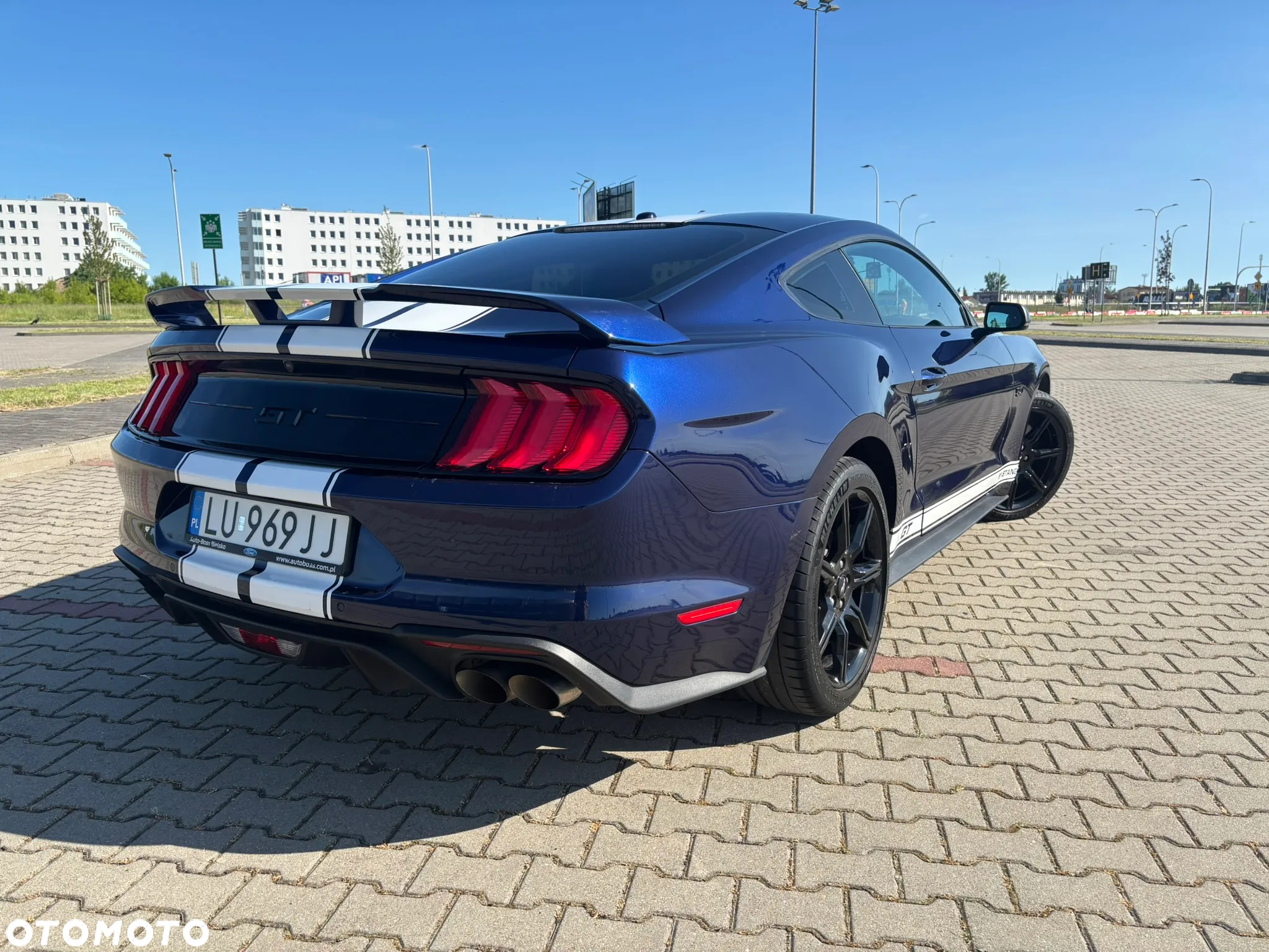 Ford Mustang - 4