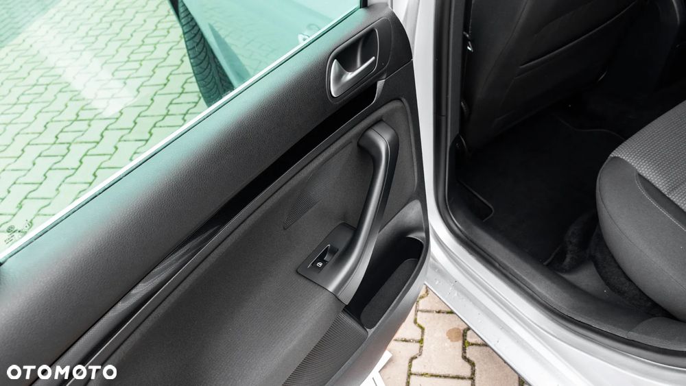 Volkswagen Golf VI 1.6 TDI Comfortline - 21