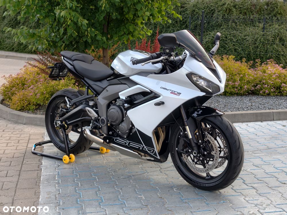Triumph Daytona - 1