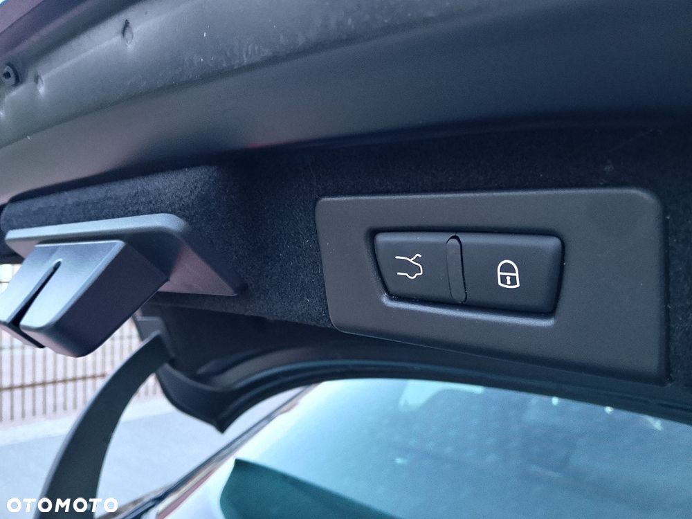 Maserati Ghibli GranSport - 16