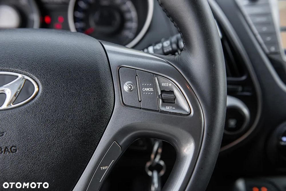 Hyundai ix35 1.7 CRDi 2WD blue Finale Silver - 23