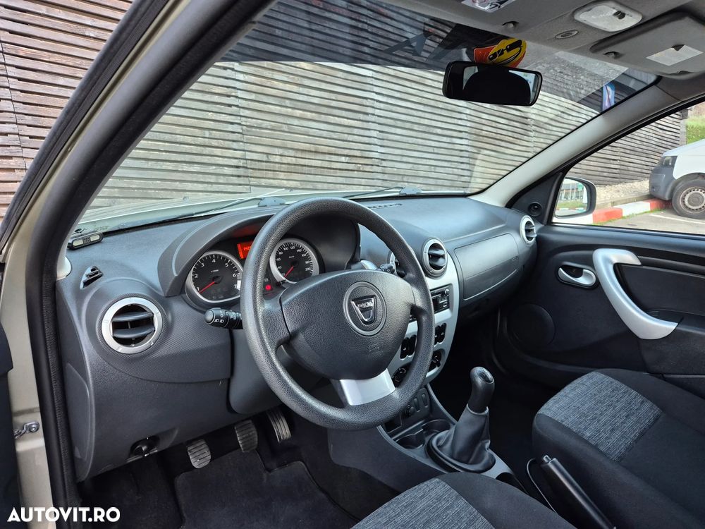 Dacia Duster 1.6 16V 4x2 Prestige - 3