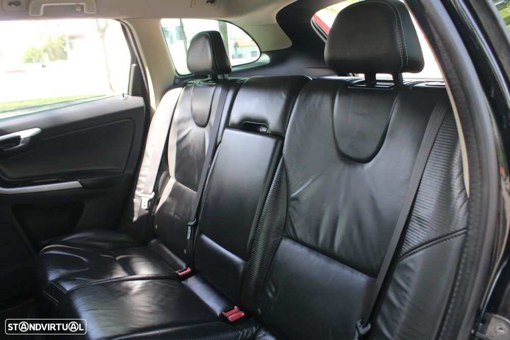 Volvo XC 60 2.0 D4 R-Design 139g Start/Stop - 43