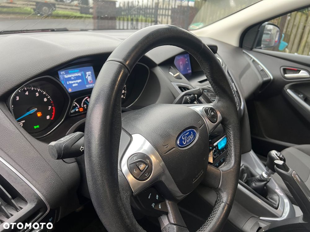 Ford Focus 1.6 EcoBoost Start-Stopp-System Titanium - 19