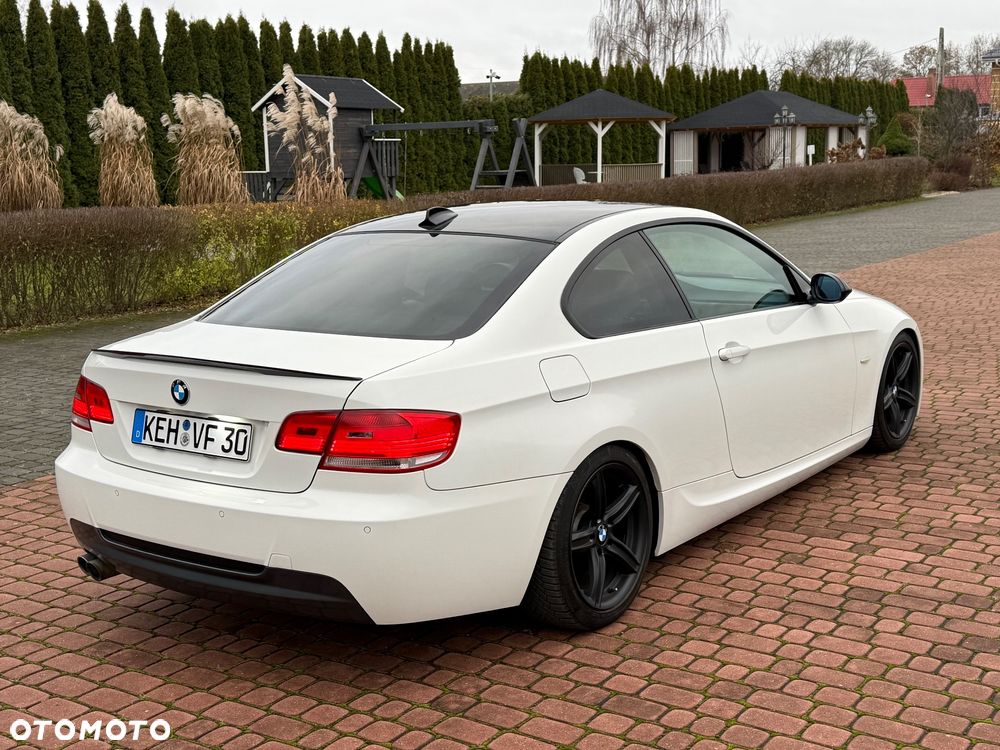 BMW Seria 3 330d M Sport Edition - 13
